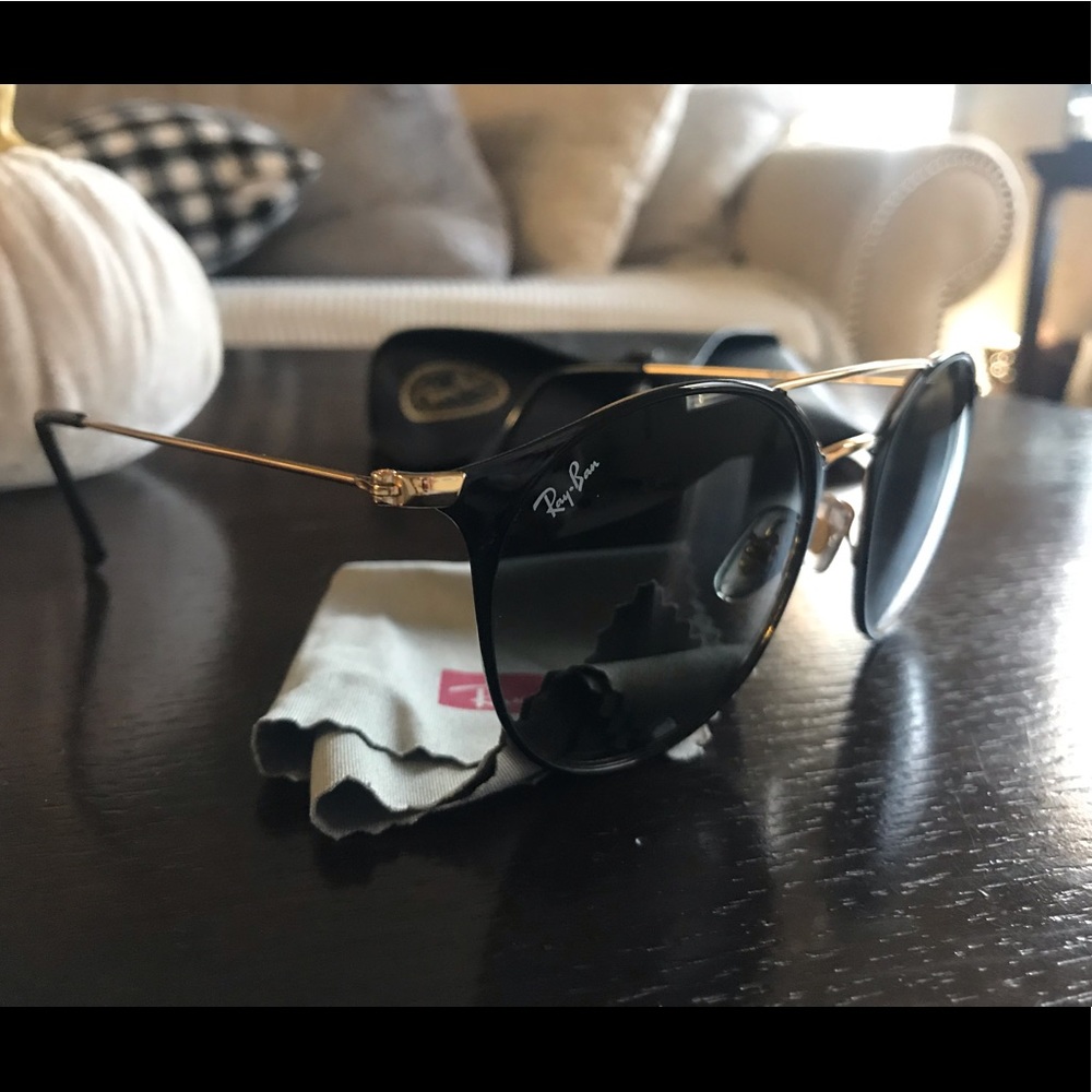 Ray Ban black and gold, round, black steel